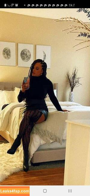 Joy Taylor photo #0013