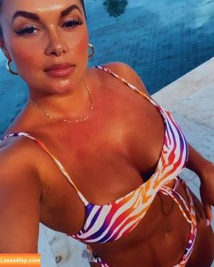 Joy Taylor photo #0040