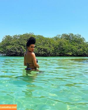 Joy Taylor photo #0052