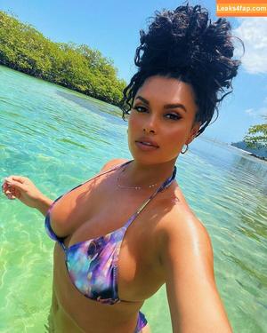Joy Taylor photo #0053