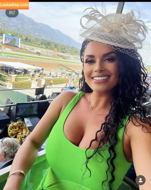 Joy Taylor photo #0055