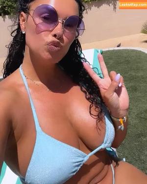 Joy Taylor photo #0057