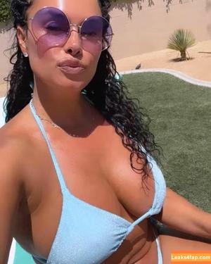 Joy Taylor photo #0058