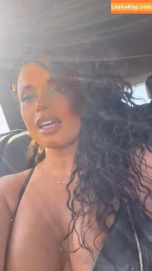 Joy Taylor photo #0060