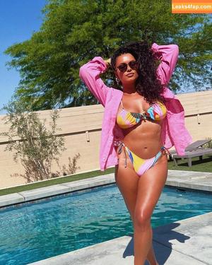 Joy Taylor photo #0064