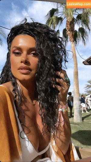 Joy Taylor photo #0069
