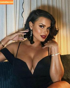 Joy Taylor photo #0070