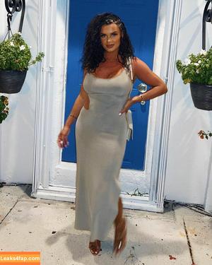 Joy Taylor photo #0115