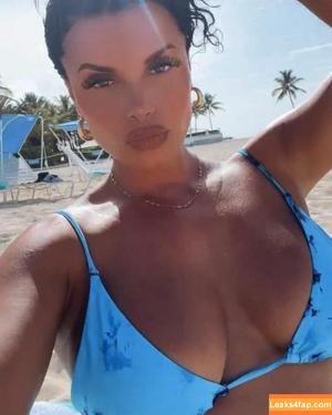 Joy Taylor photo #0120