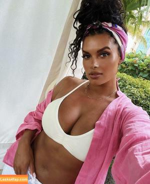 Joy Taylor photo #0125