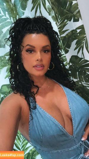 Joy Taylor photo #0134