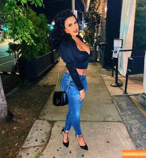 Joy Taylor photo #0137