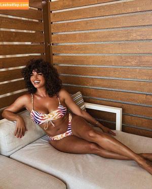 Joy Taylor photo #0152