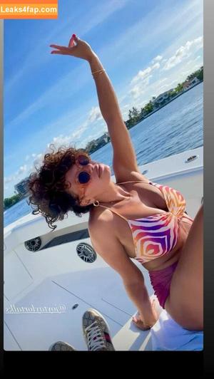 Joy Taylor photo #0156