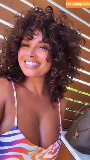 Joy Taylor photo #0157