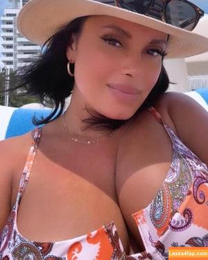 Joy Taylor photo #0186