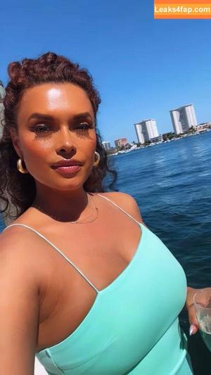 Joy Taylor photo #0225