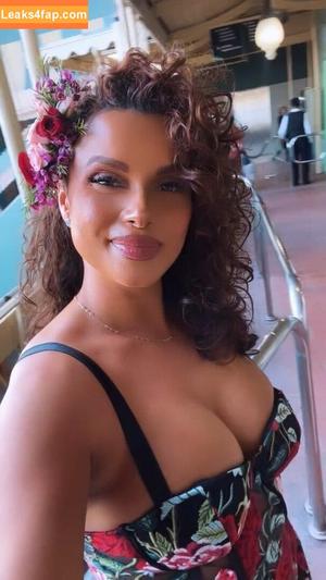 Joy Taylor photo #0260
