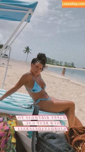 Joy Taylor photo #0316