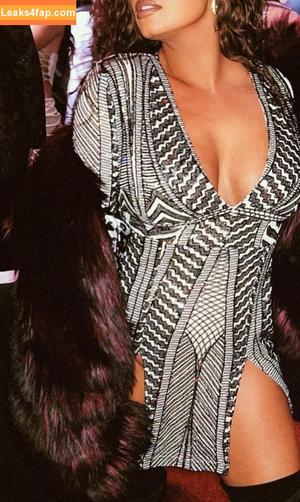 Joy Taylor photo #0320