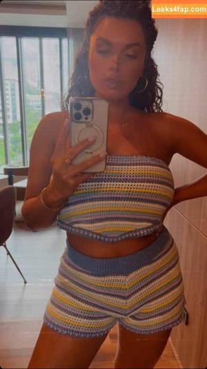 Joy Taylor photo #0355