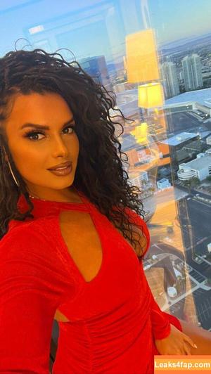 Joy Taylor photo #0365