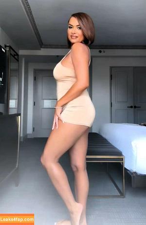 Joy Taylor photo #0395