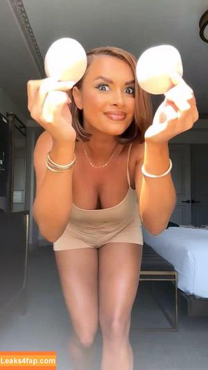 Joy Taylor photo #0398
