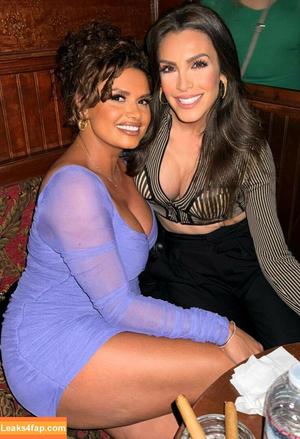 Joy Taylor photo #0575