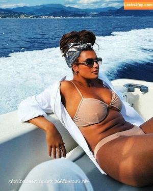 Joy Taylor photo #0576