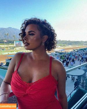Joy Taylor photo #0592