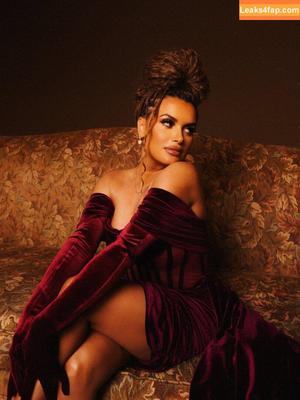 Joy Taylor photo #1012