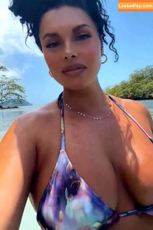 Joy Taylor photo #1071