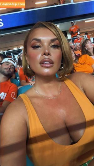 Joy Taylor photo #1085