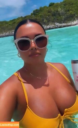 Joy Taylor photo #1092