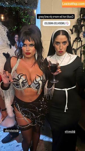 Joy Taylor photo #1125