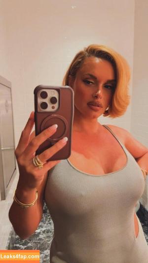 Joy Taylor photo #1200