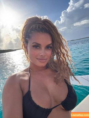 Joy Taylor photo #1204