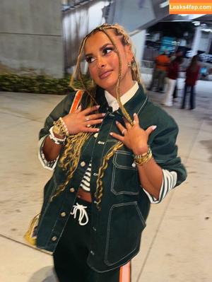 Joy Taylor photo #1230