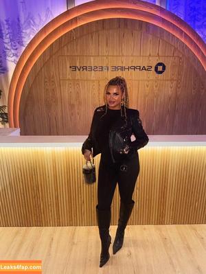 Joy Taylor photo #1234