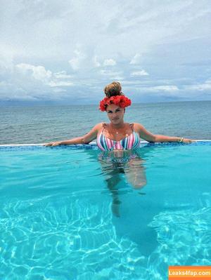 Joy Taylor фото #1262