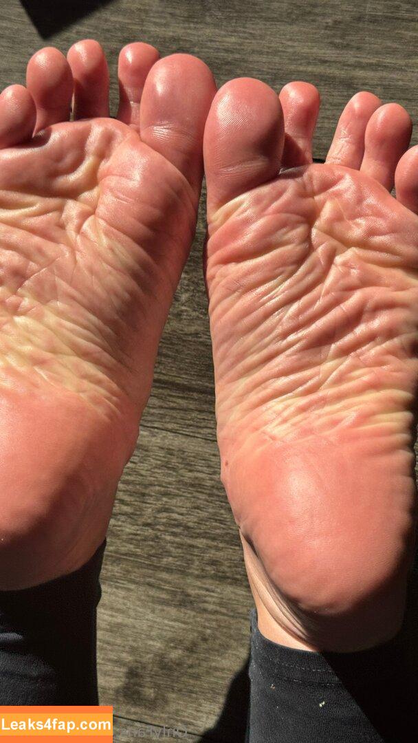 joyfullfeet / joy.fullfeet leaked photo photo #0008