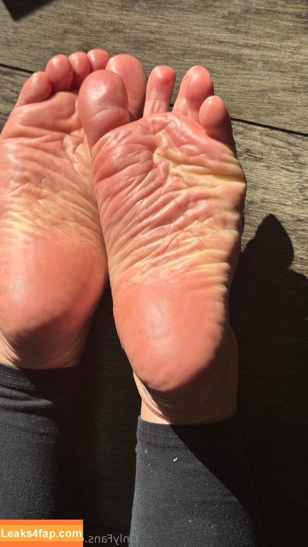 joyfullfeet / joy.fullfeet leaked photo photo #0014