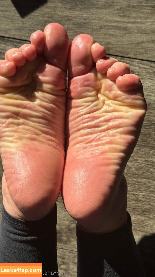joyfullfeet / joy.fullfeet leaked photo photo #0024