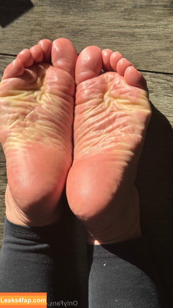 joyfullfeet / joy.fullfeet leaked photo photo #0025