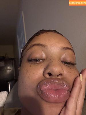 Juicy Lips photo #0040