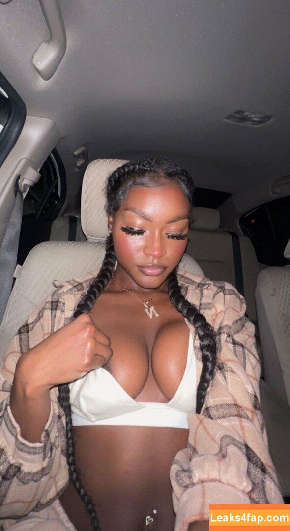 juiicyyyfruit / juicy_the_body leaked photo photo #0002