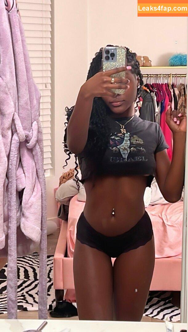 juiicyyyfruit / juicy_the_body leaked photo photo #0007