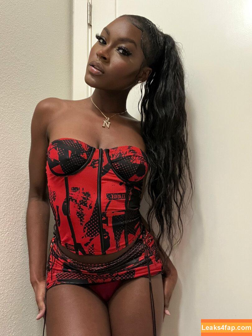 juiicyyyfruit / juicy_the_body leaked photo photo #0019