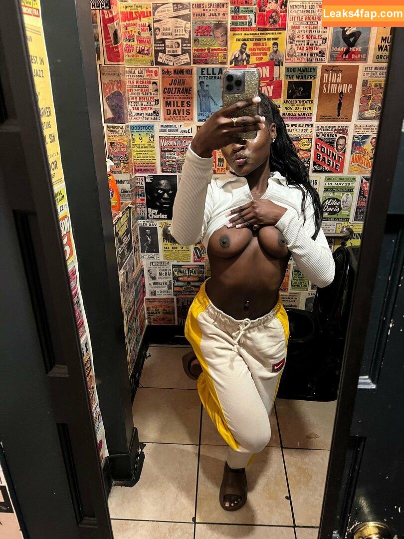 juiicyyyfruit / juicy_the_body leaked photo photo #0020